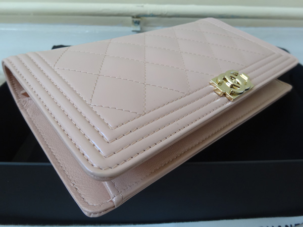 CHANELシャネルスーパーコピー☆ボーイシャネルカーフスキンフラップウォレッ A80285 Y60434 2B094