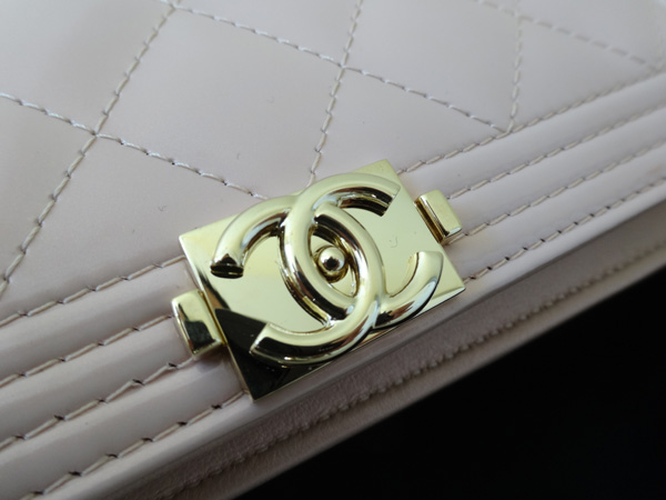 CHANELシャネルスーパーコピー☆ボーイシャネルカーフスキンフラップウォレッ A80285 Y60434 2B094