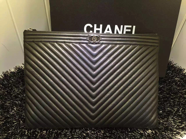 シャネルバッグスーパーコピー ついにでました！１５S最新シャネルBOY Chanelクラッチポーチ