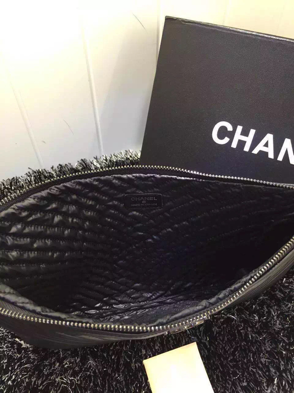 シャネルバッグスーパーコピー ついにでました！１５S最新シャネルBOY Chanelクラッチポーチ