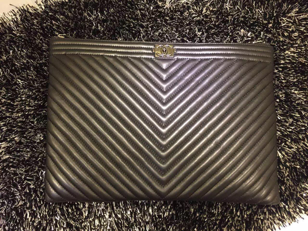 シャネルバッグスーパーコピー ついにでました！１５S最新シャネルBOY Chanelクラッチポーチ