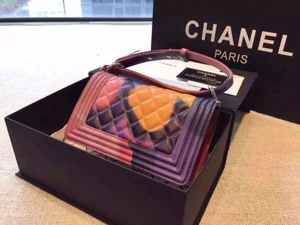 【2015年春夏】★シャネルバッグスーパーコピー ボーイ×Chainバッグ×フラワー柄★最新作★
A90803 Y10888 C7993