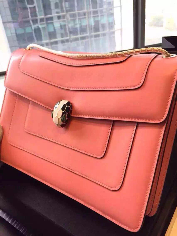 2015新作 ブルガリスーパーコピー セルペンティ フォーエバーフラップカバーバッグ SERPENTI FOREVER 38292