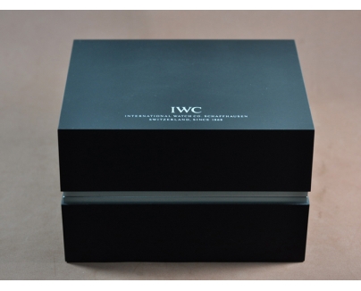 IWC-IWC-腕時計-国際保証書、純正ボックス