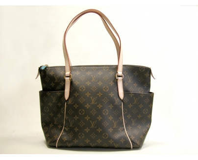 ルイ・ヴィトン LOUISVUITTON モノグラム トータリーMM M56689