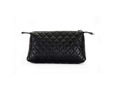 CHANEL シャネル ブラック ラムスキン トイレタリーケース マトラッセ A1279