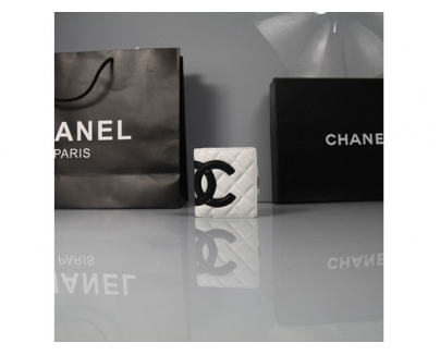 CHANEL シャネル ホワイト ラムスキン カンボンライン 短財布 AN1054
