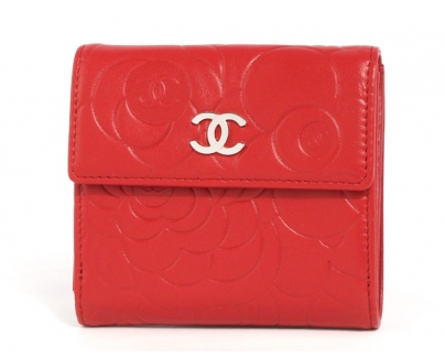 シャネル スーパーコピー CHANEL カメリア ラムスキン 二つ折財布 ルージュレッド＆シルバー A47422