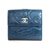 シャネル スーパーコピー CHANEL カメリア エナメル 二つ折財布 ブルー＆...