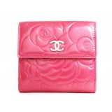 シャネル スーパーコピー CHANEL カメリア エナメル 二つ折財布 ピンク＆...