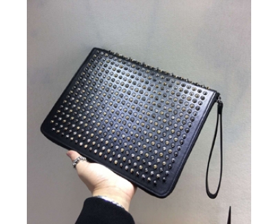 TOPセラー賞受賞┃ルブタン 財布 コピー┃Spiked leather iPad case