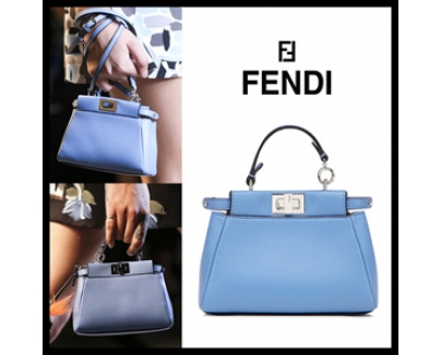 VORGE誌 It Bag★関税送料込★FENDI フェンディバッグスーパーコピー ★マイクロピーカブー★希少