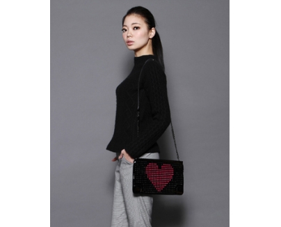 クリスチャン ルブタン 財布 コピー　ショルダー付 クラッチバッグLOUBIPOSH CLUTCH VALENTINES PATENT/SPIKES 1155029 B055