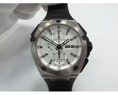 ＩＷＣインヂュニア ダブルクロノグラフ・チタニウム IW386501