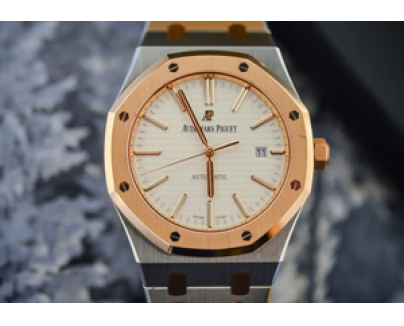 オーデマピゲ ロイヤルオーク ４１ｍｍ 15400SR.OO.1220SR.01