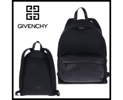 Givenchy ジバンシィスーパーコピー スタッズ バックパック