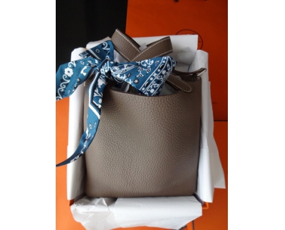 HERMES 可愛いピコタンロックPM★大人気カラーエトープ★即発