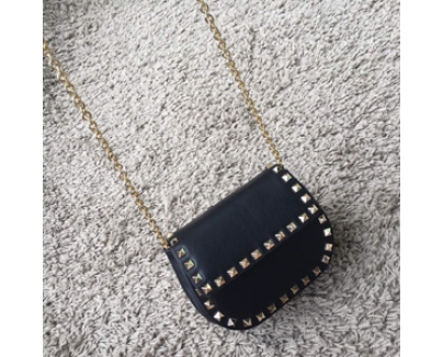 Valentino ヴァレンティノスーパーコピー 　ロックスタッズ ミニショルダーバッグ