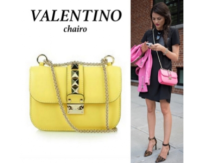 ☆セレブ愛用☆Valentino ヴァレンティノスーパーコピー 15SSロックショルダーバッグS IW1B0809BOL