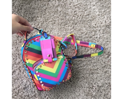 ★Valentino ヴァレンティノスーパーコピー（ヴァレンティノ）★大人気 スタッズバックパック★ IW2B0399NWB