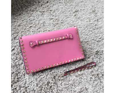 2016新作【Valentino ヴァレンティノスーパーコピー】Rockstudクラッチ ピンク IW9B0399NWB