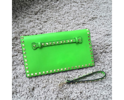 2016SS Valentino ヴァレンティノスーパーコピー Rockstud leather clutch IW15B0399NWB