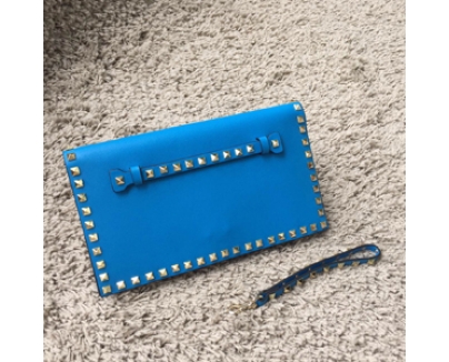 15新作【Valentino ヴァレンティノスーパーコピー】Rockstudクラッチ ブルー IW16B0399NWB