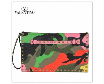 2016年春夏 Valentino ヴァレンティノスーパーコピー カモフラ ロックスタッズクラッチ