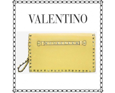 15SS【Valentino ヴァレンティノスーパーコピー】人気のRockstud YELLOW LEATHER CLUTCH IW2B0399 NBD N18