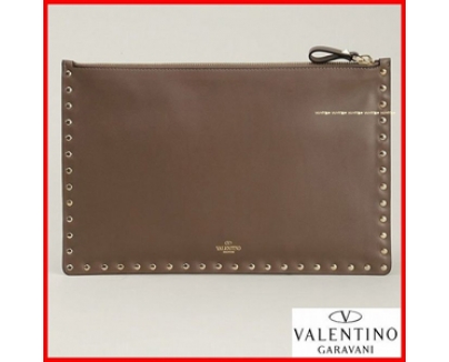 2016新作 【Valentino ヴァレンティノスーパーコピー】RockstudクラッチバッグＬ カーキ