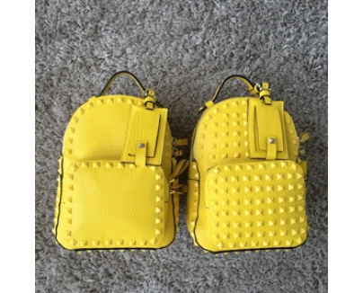 15新作 Valentino ヴァレンティノスーパーコピーヴァレンティノ（バレンチノ)バックパック YELLOW