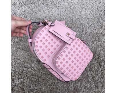 15新作 Valentino ヴァレンティノスーパーコピー バックパック Pink