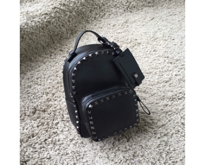 2016AW Valentino ヴァレンティノスーパーコピー★ 人気のロックスタッズバックパック ミニ Black