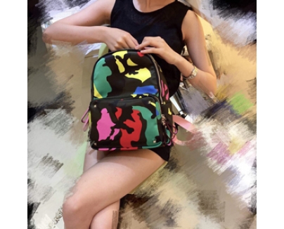 2016新作【Valentino ヴァレンティノスーパーコピー】RockstudバックパックM カモフラ