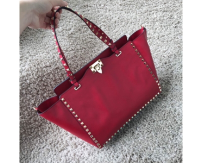 2016AW ★紗栄子さん愛用サイズ★Valentino ヴァレンティノスーパーコピー トラペーゼ MINI IW9B2399NWB