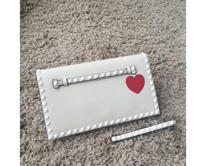 2016年春夏 Valentino ヴァレンティノスーパーコピー White Rockstud leather clutch
