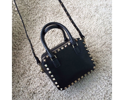 2016-17年秋冬 Valentino ヴァレンティノスーパーコピー ROCKSTUD 2WAY仕様 MINI BAG MARINE