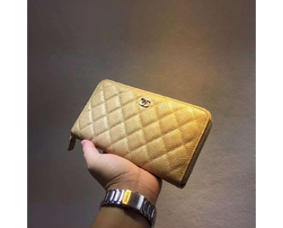 2016夏 シャネル財布スーパーコピー Chanel スマホ入る 大人なChevron小財布 C23069