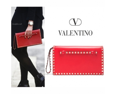★15定番新作★Valentino ヴァレンティノスーパーコピー ロックスタッズクラッチバッグ