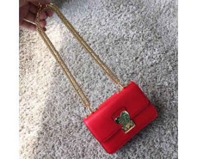 2016AW セレブ愛用者多数☆Valentino ヴァレンティノスーパーコピー☆ L'Amour Leather Shoulder Bag