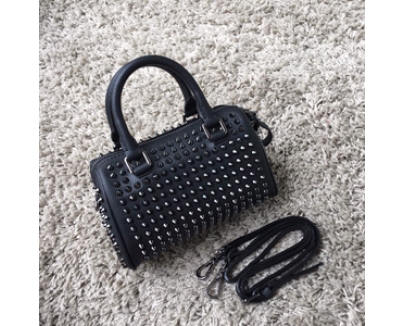 15-16SS Christian Louboutin クリスチャン ルブタンコピーたエレガントキュート Panettone Degradeスパイクバッグ