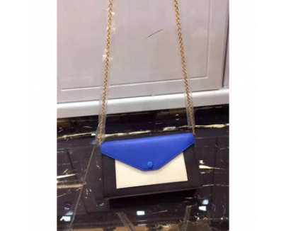 2016秋冬【CELINE セリーヌ コピー】チェーン POCKET WALLET 105213XAB.07AN