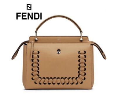 2016新作 フェンディバッグスーパーコピー【FENDI】今話題の'Fashion Show Dotcom' Tote Bag Camel