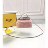FENDI フェンディスーパーコピー ミニピーカブー ムートンバッグ/ピンク★ ...