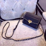 2016新作 セレブ愛用 ∞∞Valentino ヴァレンティノスーパーコピー∞...