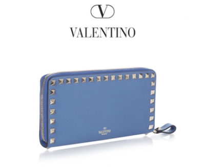 39 2017新作 ヴァレンティノスーパーコピー VALENTINO☆ Rockstud ラージレザーウォレット