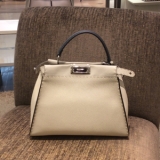 フェンディスーパーコピー FENDI ★人気　SELLERIA PEEKABOO...