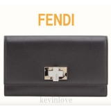 新作！FENDIフェンディスーパーコピー☆ツイストロックがお洒落なピーカブー ウ...