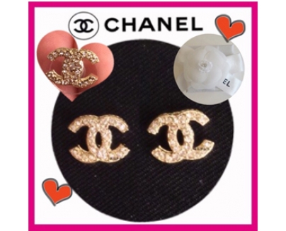 2016新作 《希少小さめでキュート》CHANEL シャネルスーパーコピー ラインストーンCCピアス　ゴールド金具