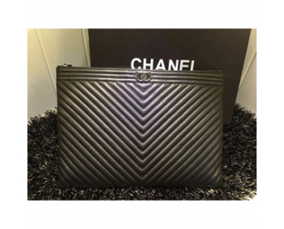 シャネルバッグスーパーコピー ついにでました！１５S最新シャネルBOY Chanelクラッチポーチ 